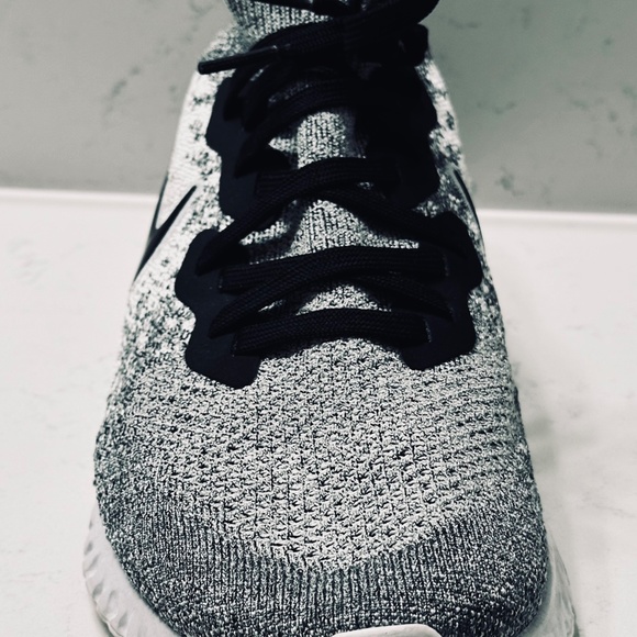 Nike Epic React Flyknit 2 White Pure Platinum Women’s Size 12 - Picture 8 of 8